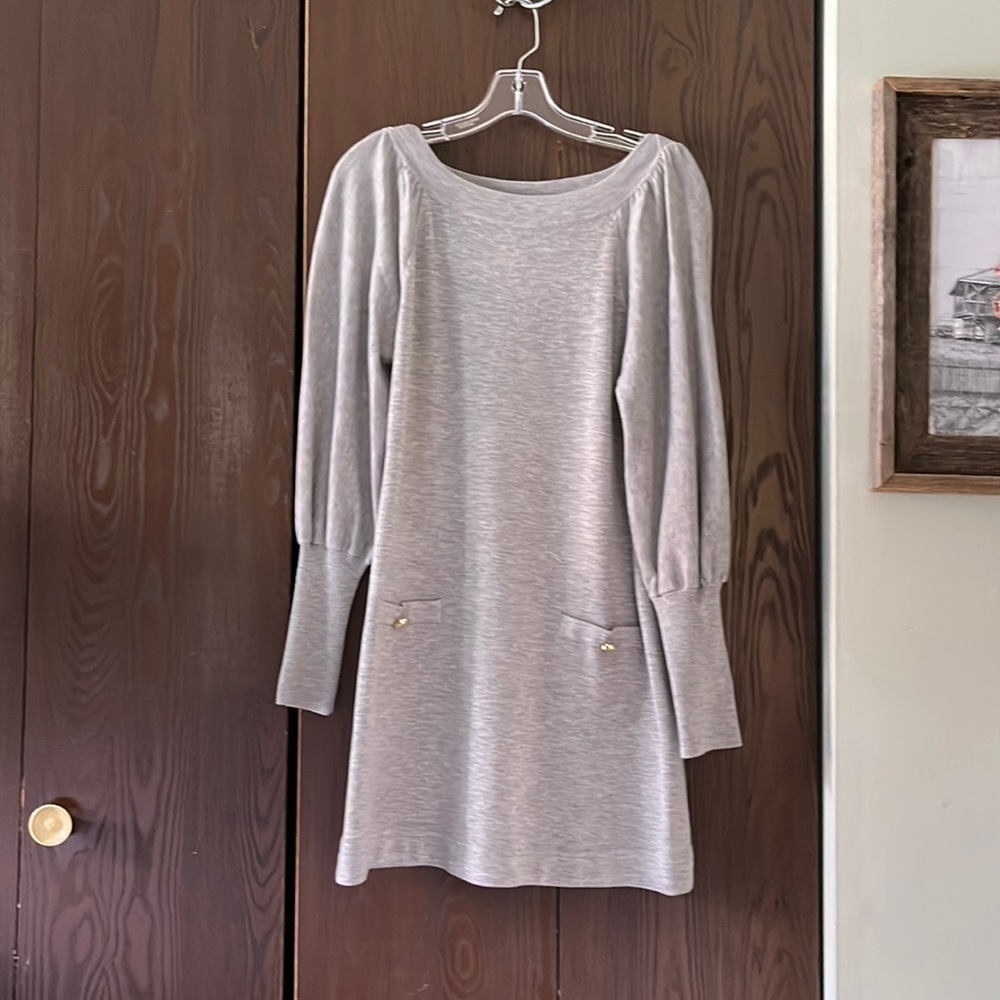 Vince Camuto gray long sleeved sweater dress. Size Small.